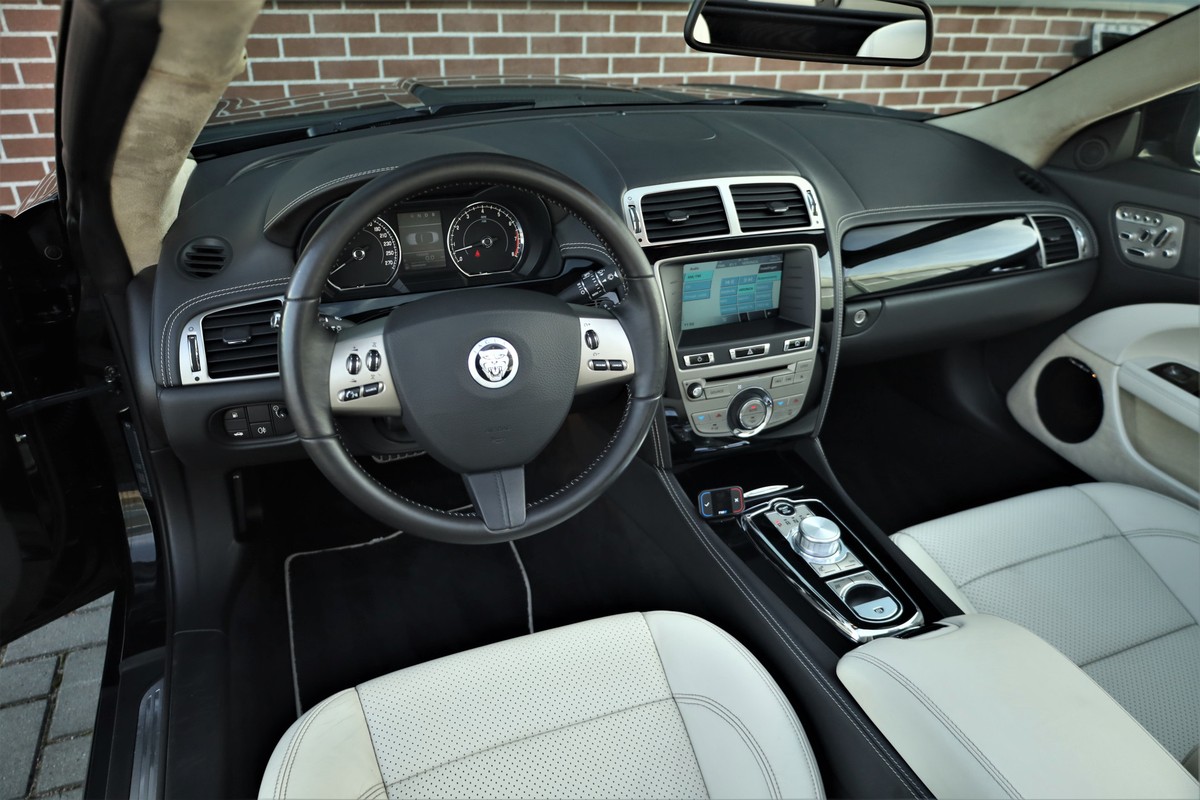 Jaguar XK