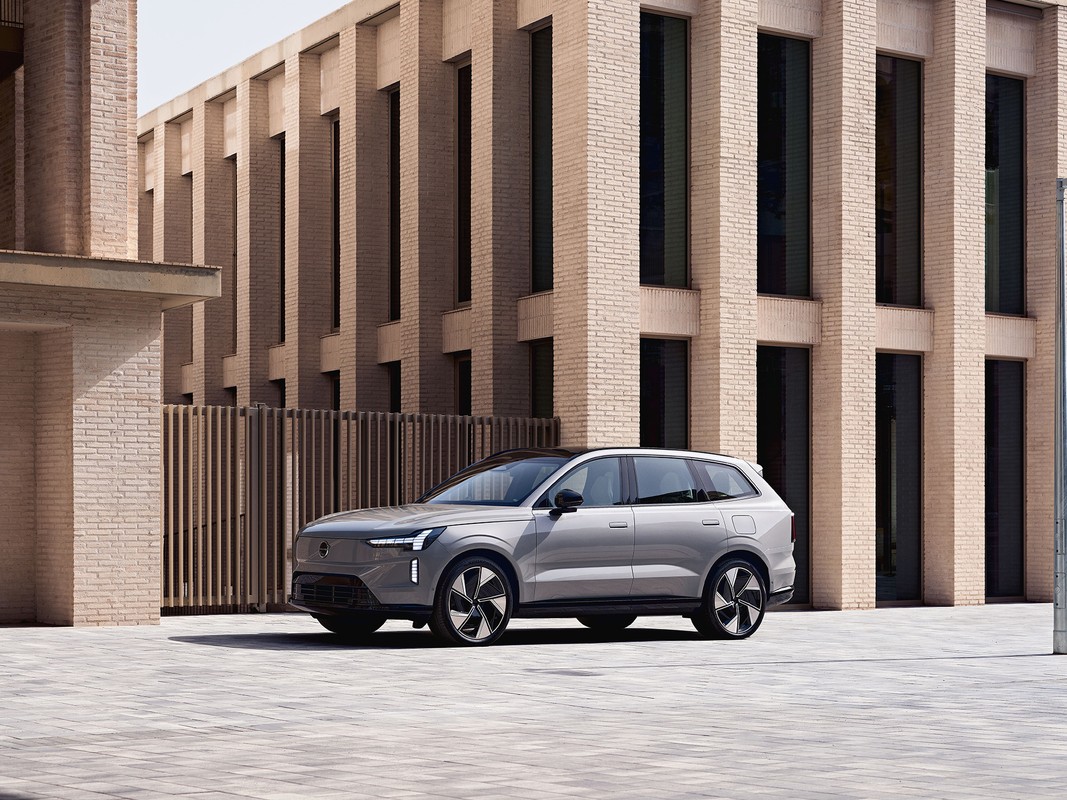 Volvo EX90