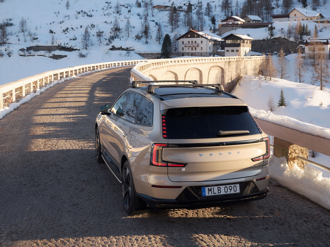 Volvo EX90