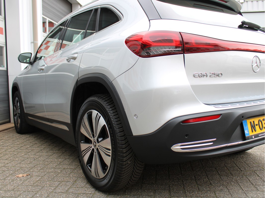 Mercedes-Benz EQA