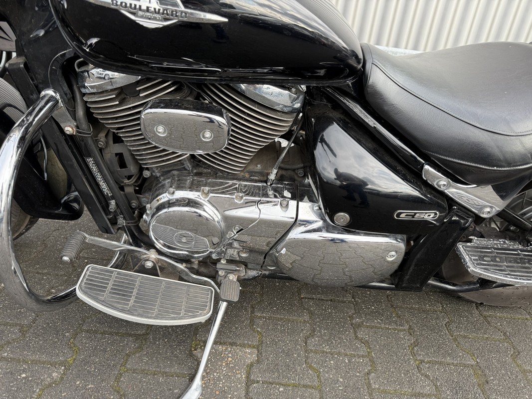 Suzuki Intruder