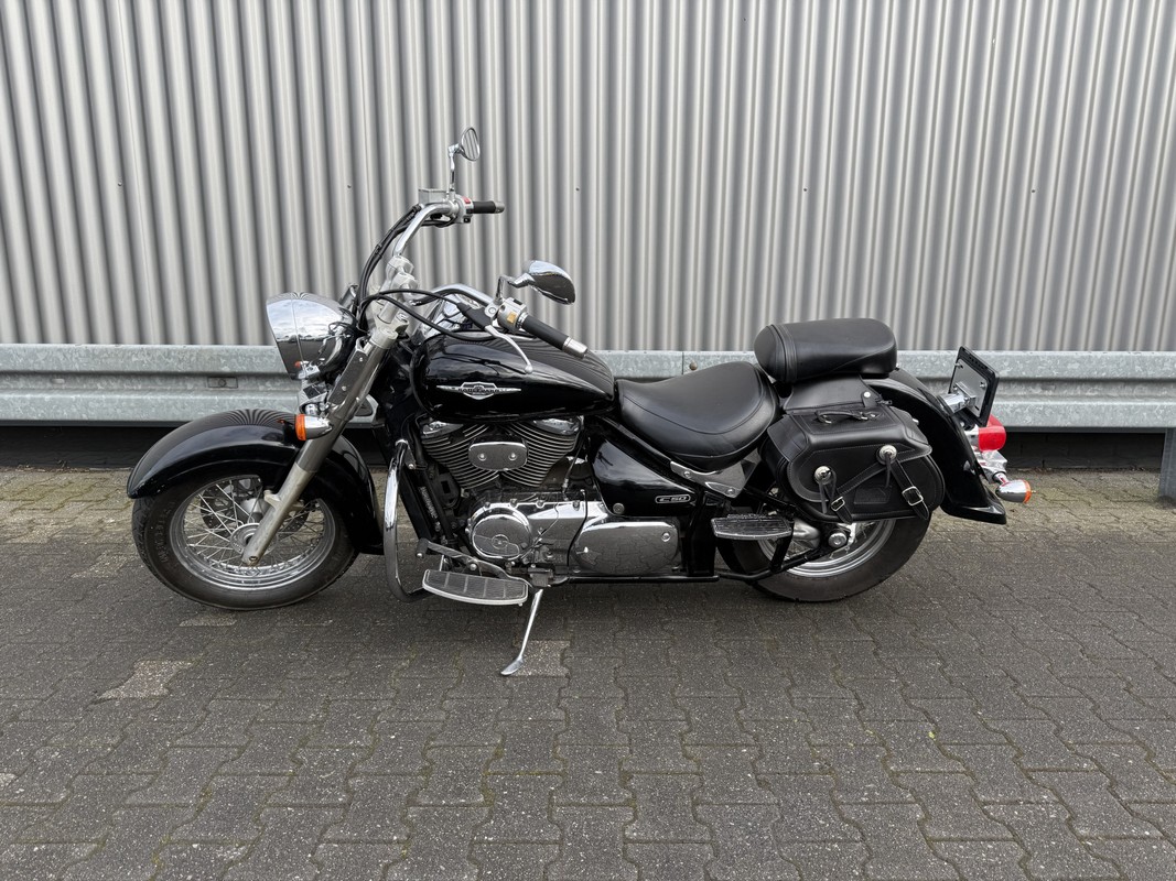 Suzuki Intruder