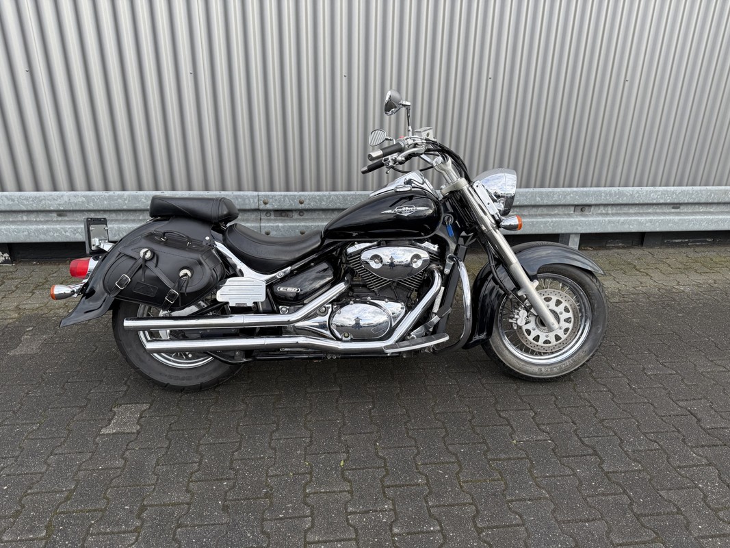 Suzuki Intruder