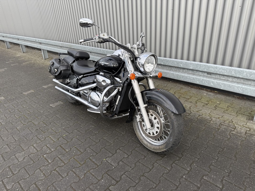 Suzuki Intruder