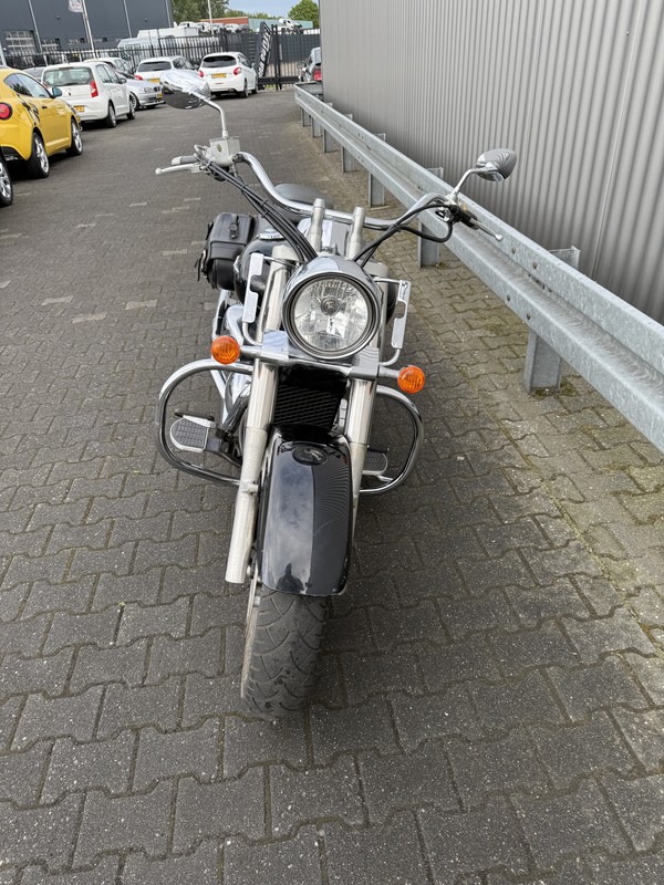 Suzuki Intruder