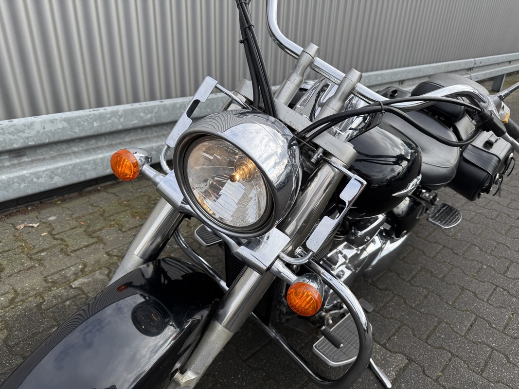 Suzuki Intruder