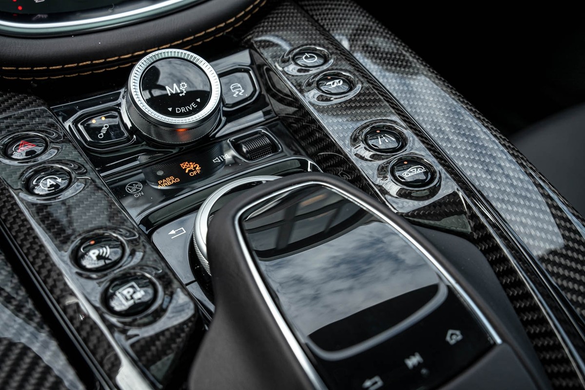 Aston Martin DBX