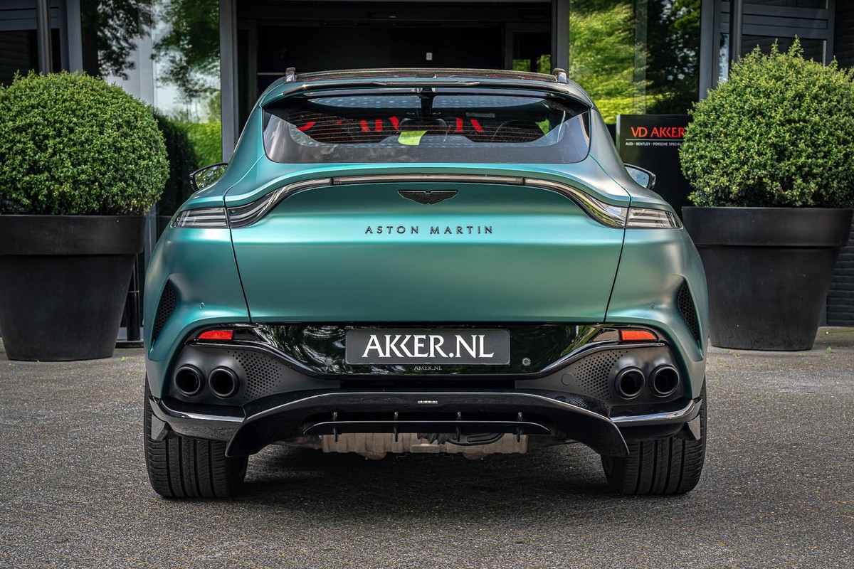 Aston Martin DBX