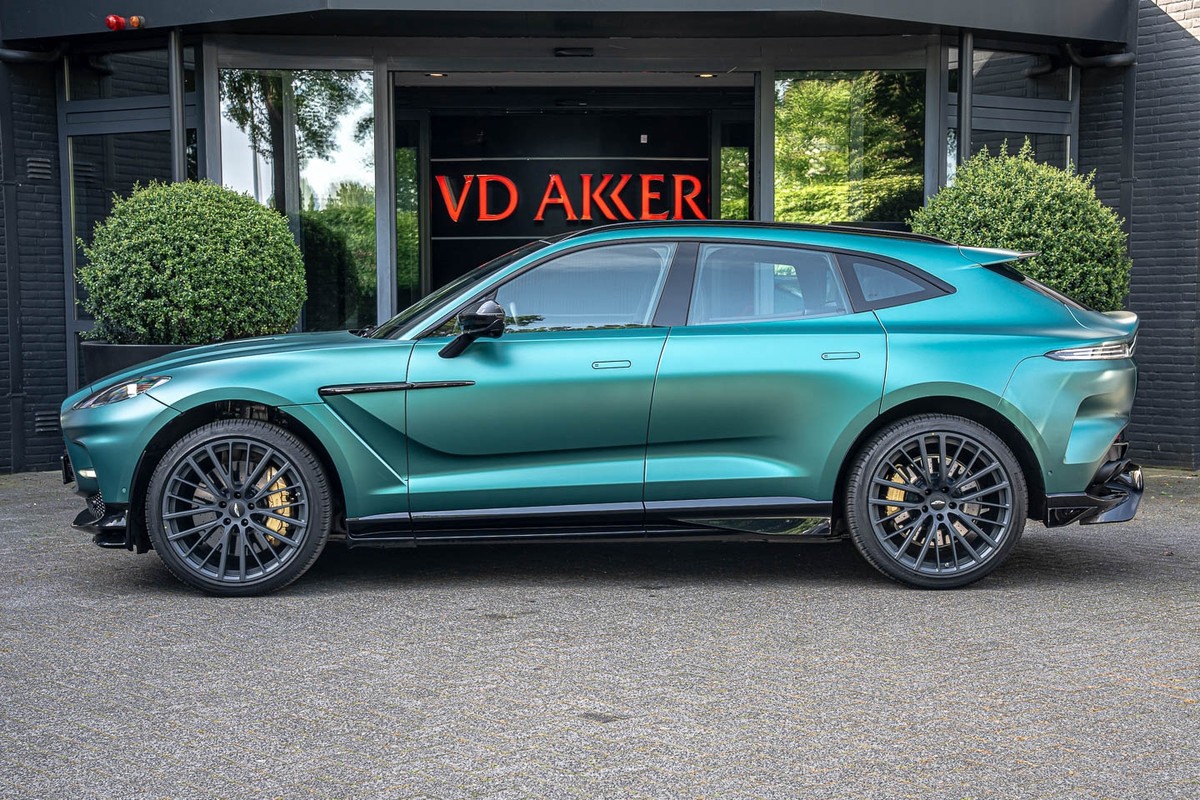 Aston Martin DBX