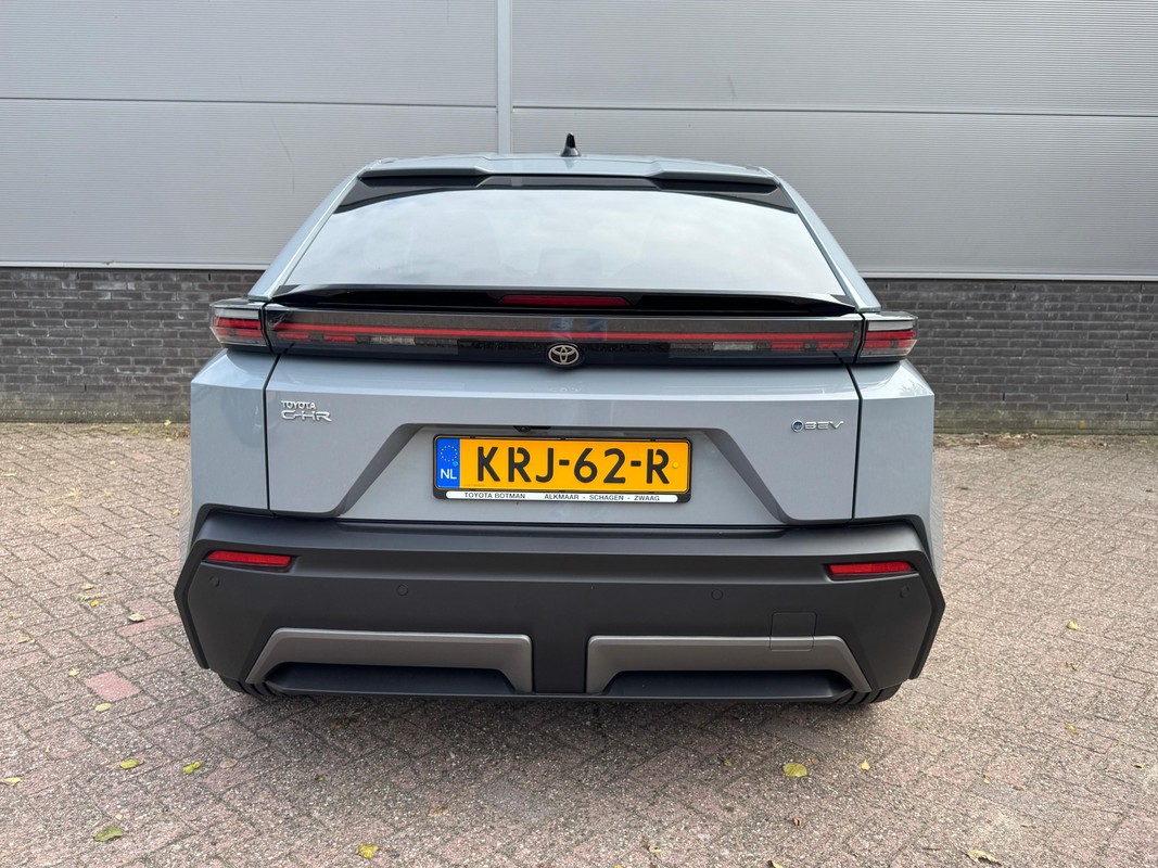 Toyota C-HR+