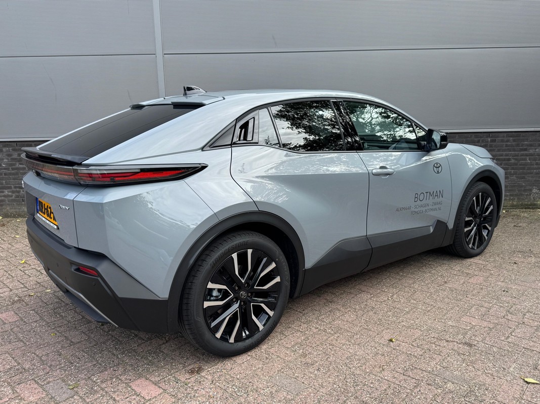 Toyota C-HR+