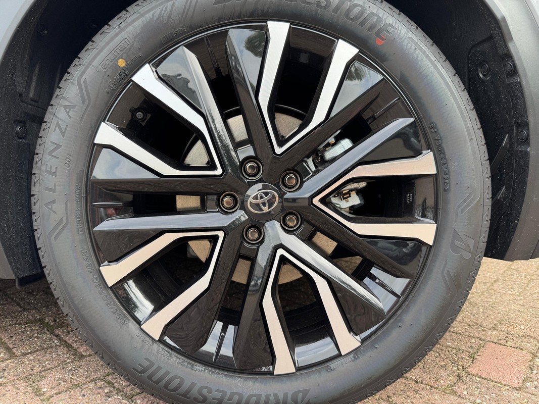 Toyota C-HR+
