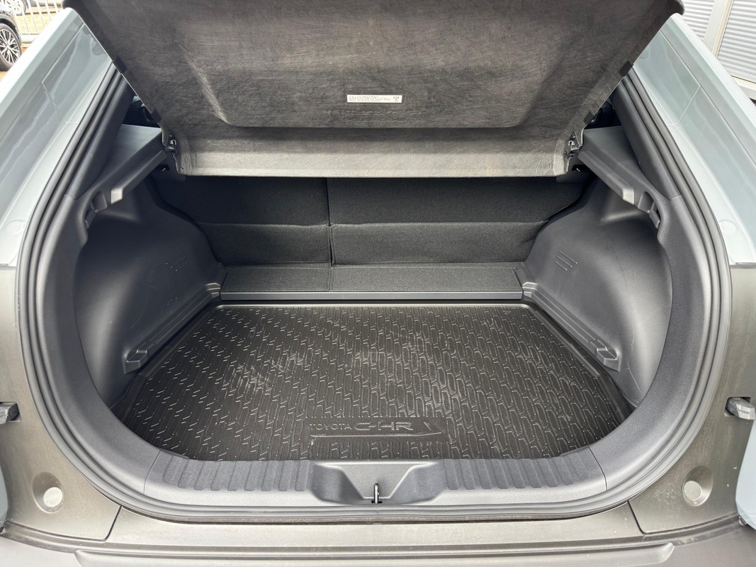 Toyota C-HR+