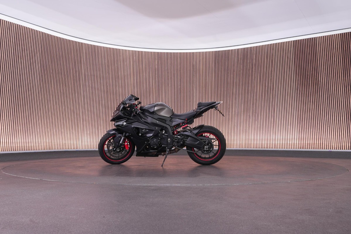 BMW S 1000 RR