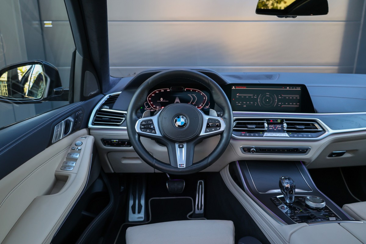 BMW X7