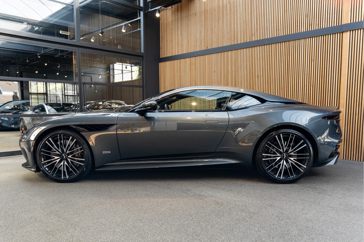 Aston Martin DBS