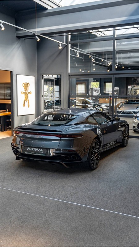 Aston Martin DBS