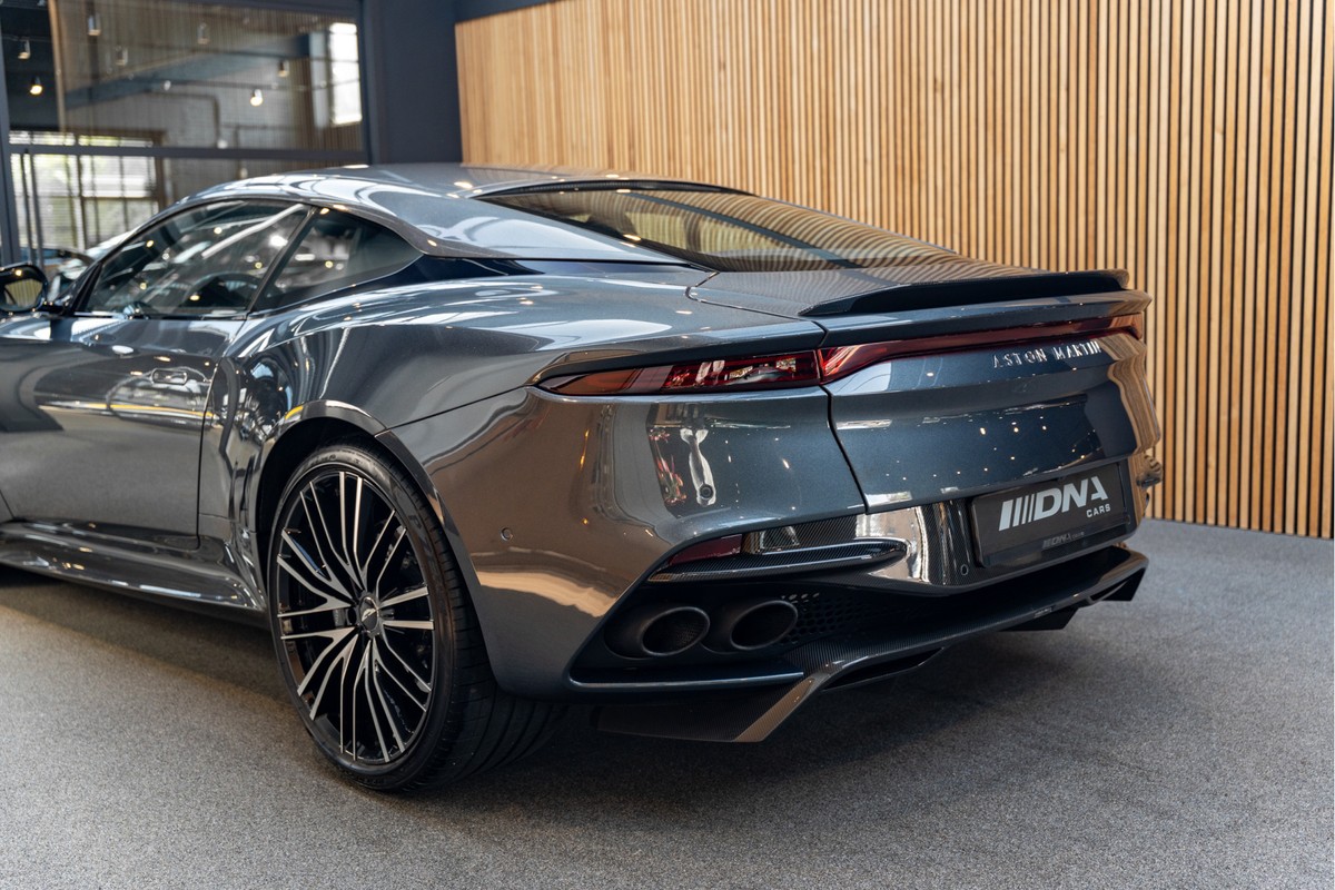 Aston Martin DBS