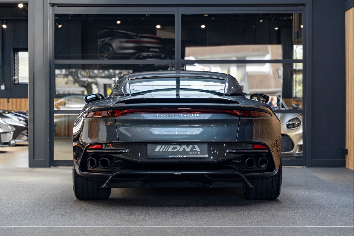 Aston Martin DBS