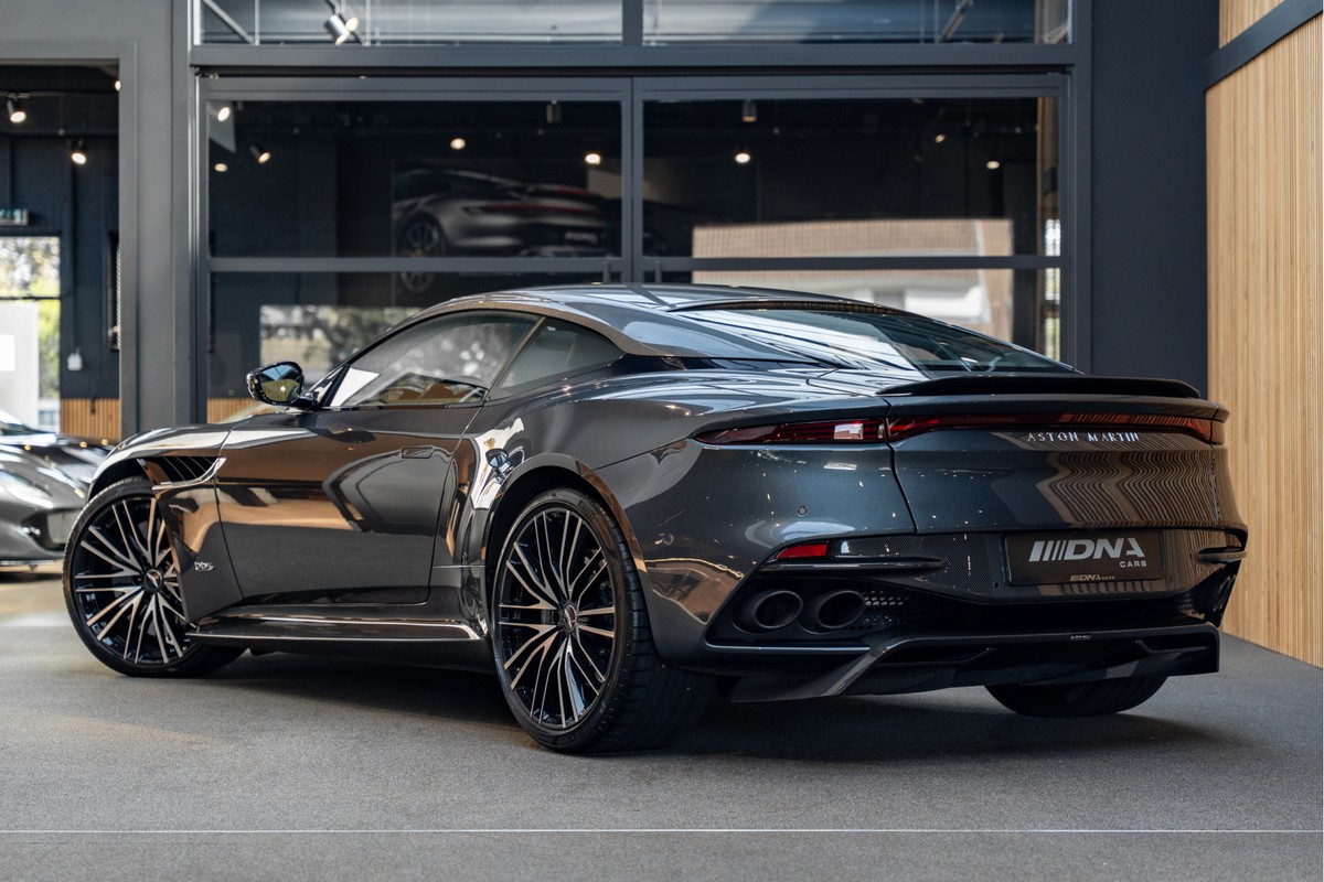 Aston Martin DBS