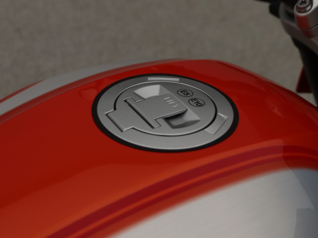 BMW R 12