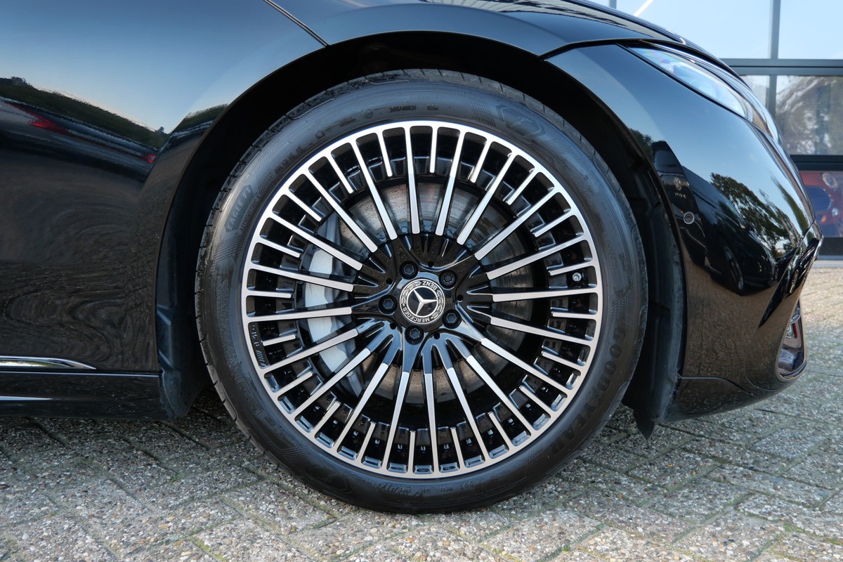 Mercedes-Benz EQS