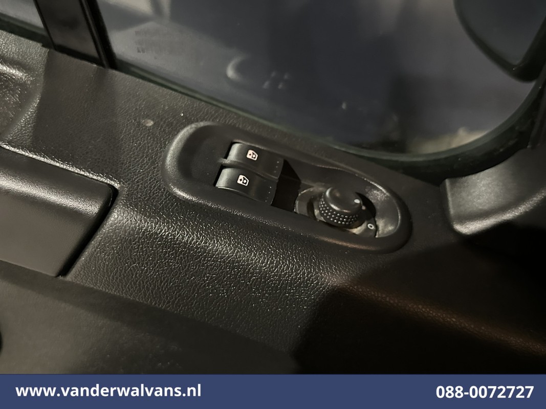 Nissan NV400