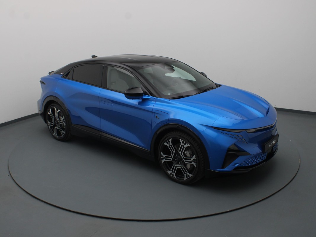 Alpine A390