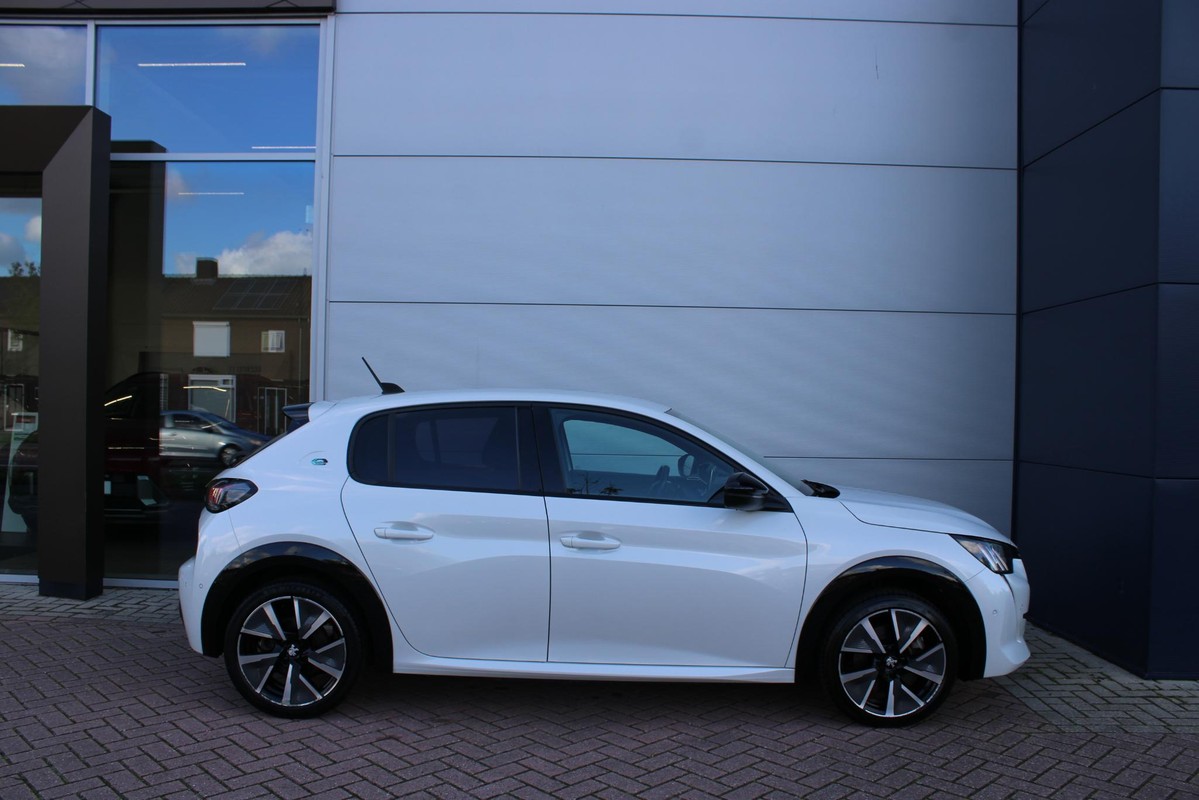 Peugeot e-208