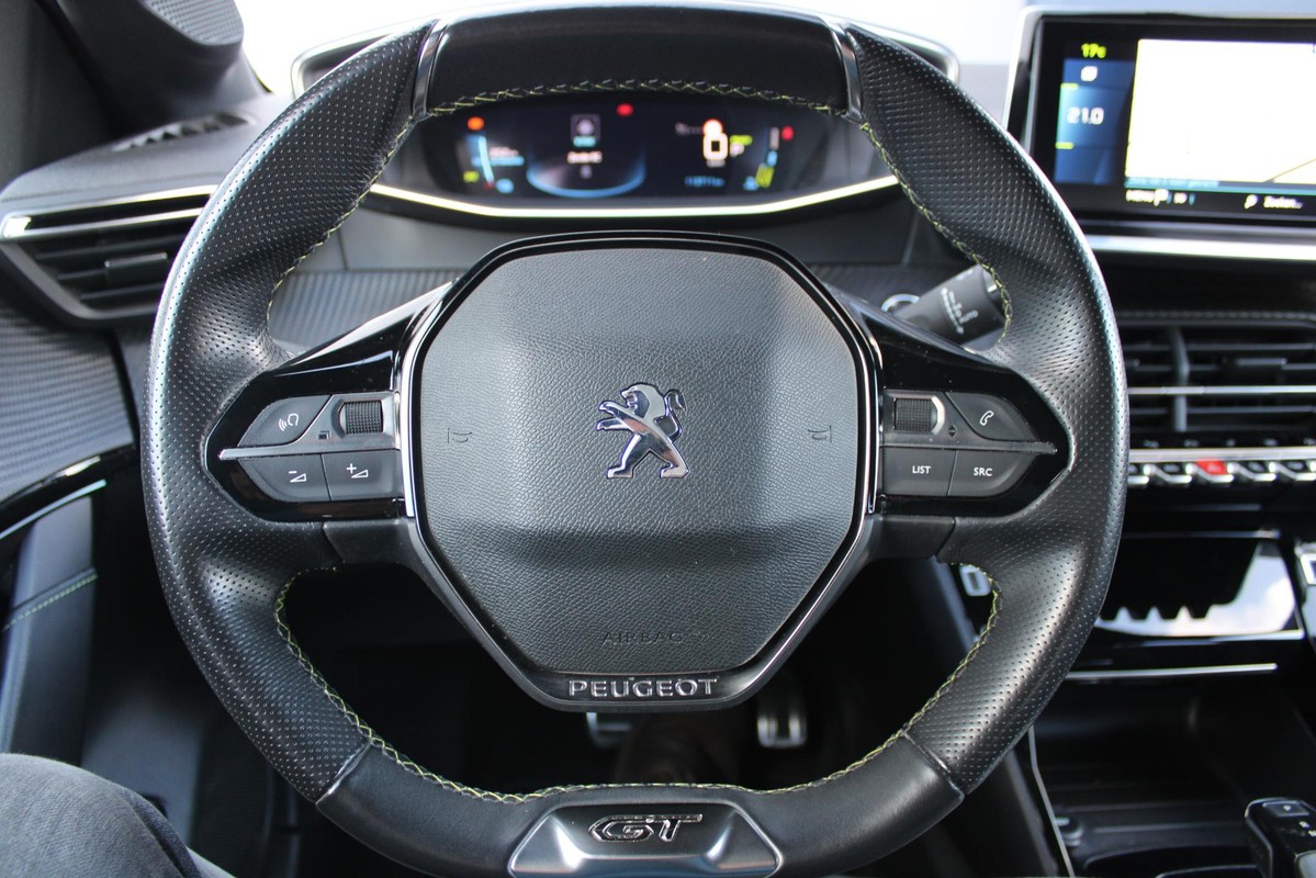 Peugeot e-208