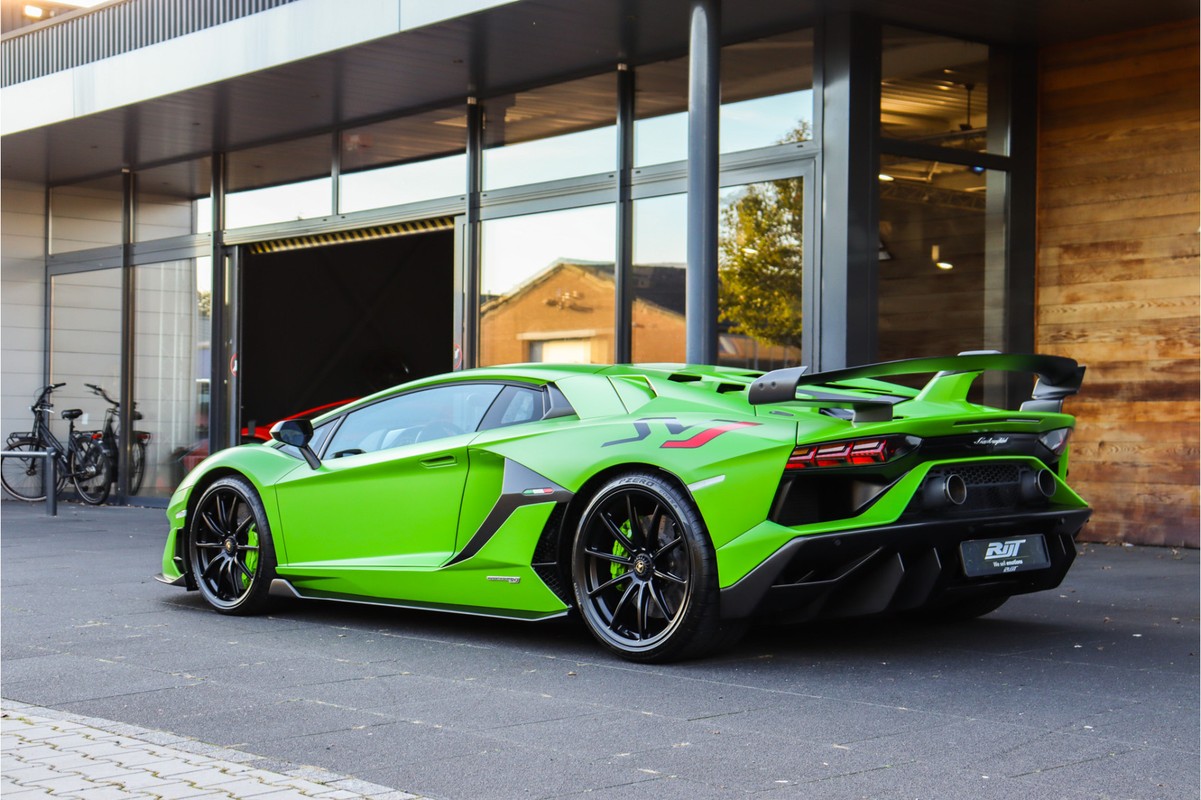 Lamborghini Aventador