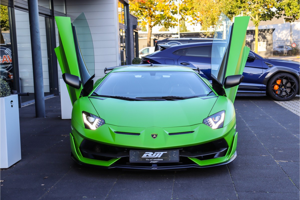 Lamborghini Aventador