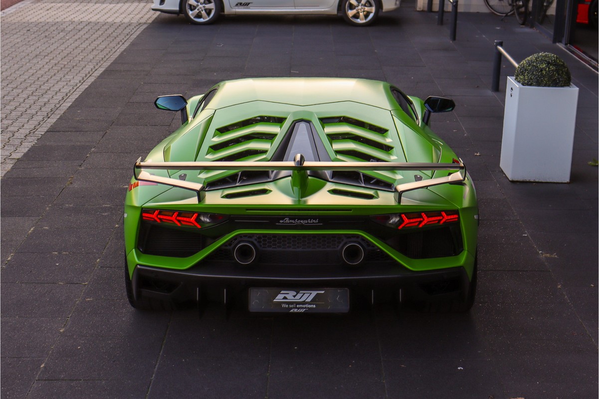 Lamborghini Aventador