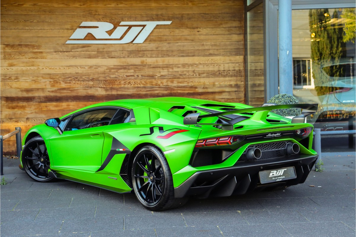 Lamborghini Aventador