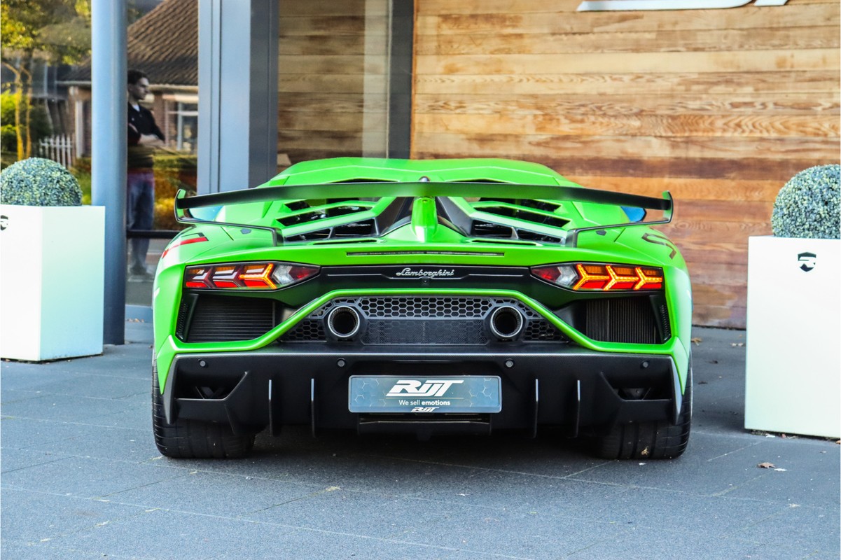 Lamborghini Aventador