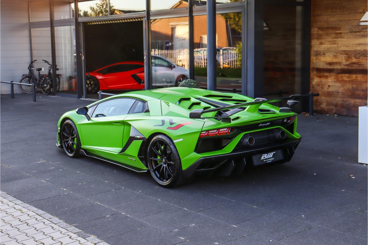 Lamborghini Aventador