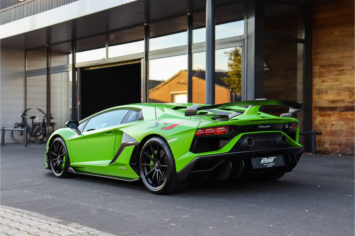 Lamborghini Aventador