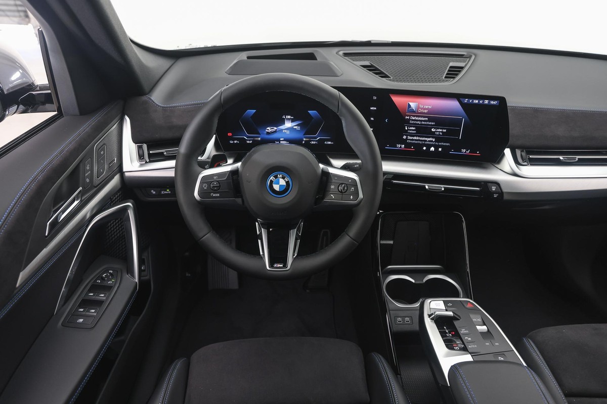 BMW iX1