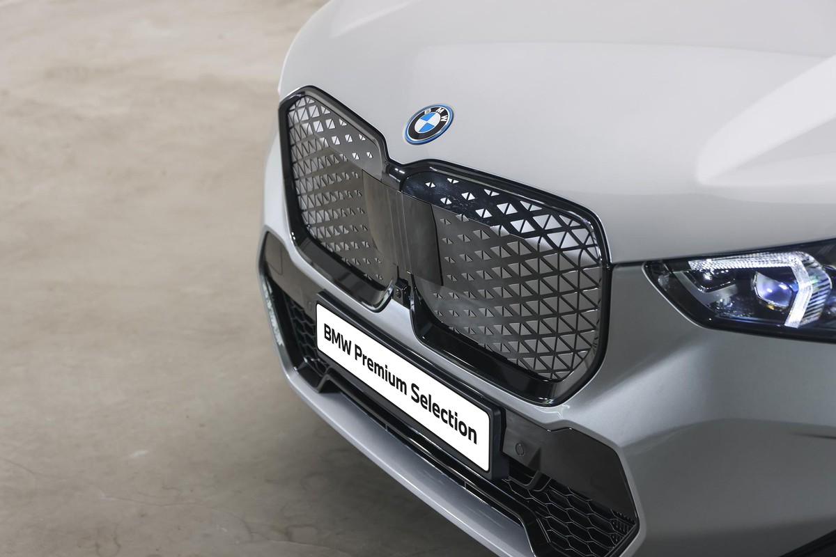 BMW iX1