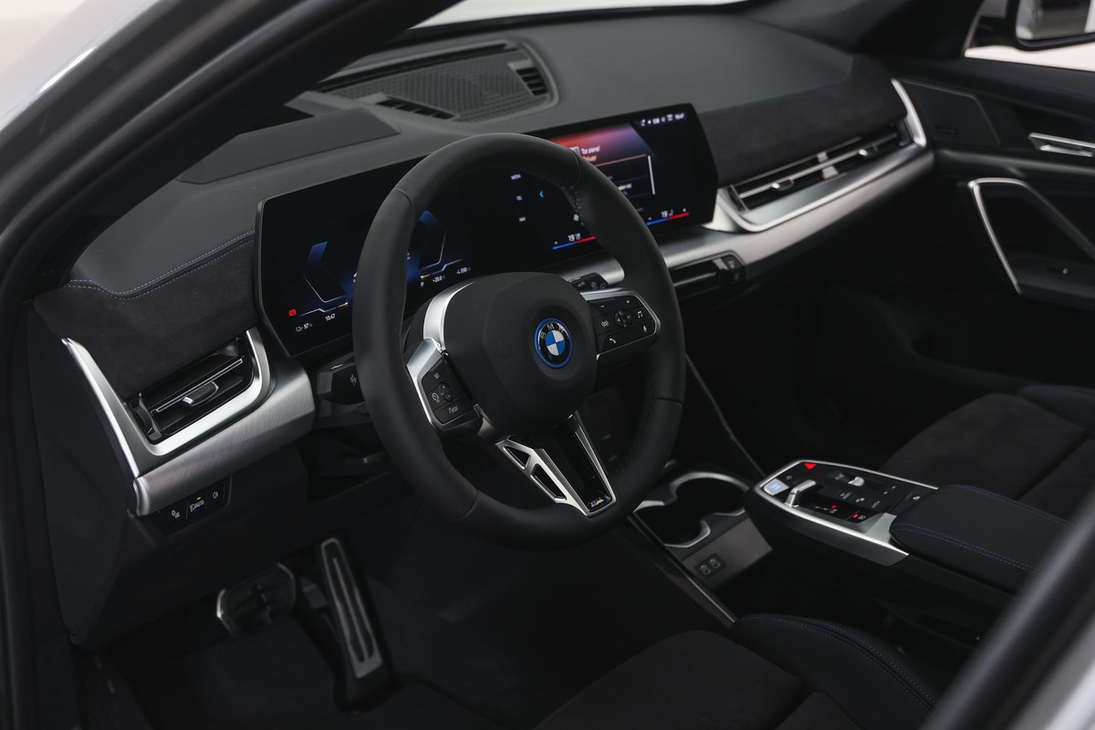 BMW iX1