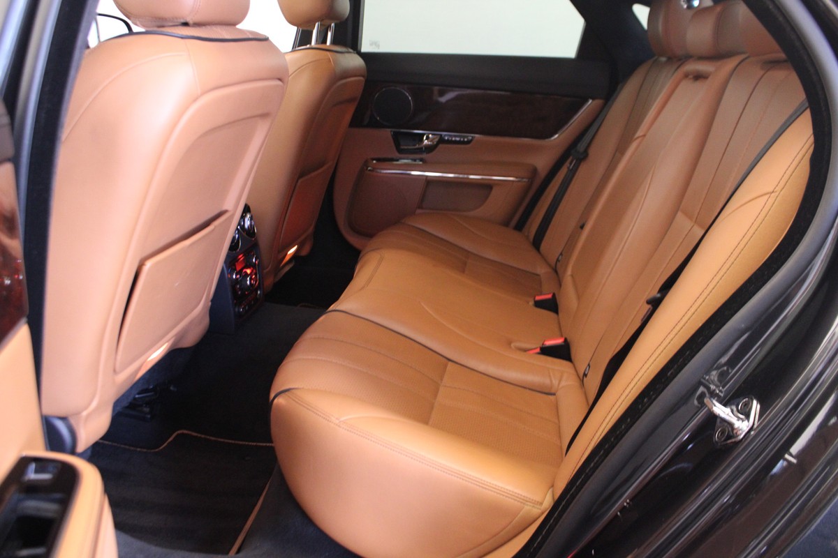 Jaguar XJ