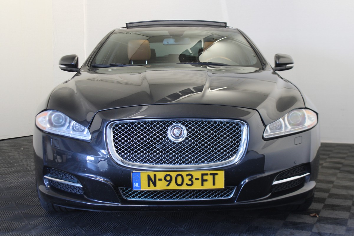 Jaguar XJ
