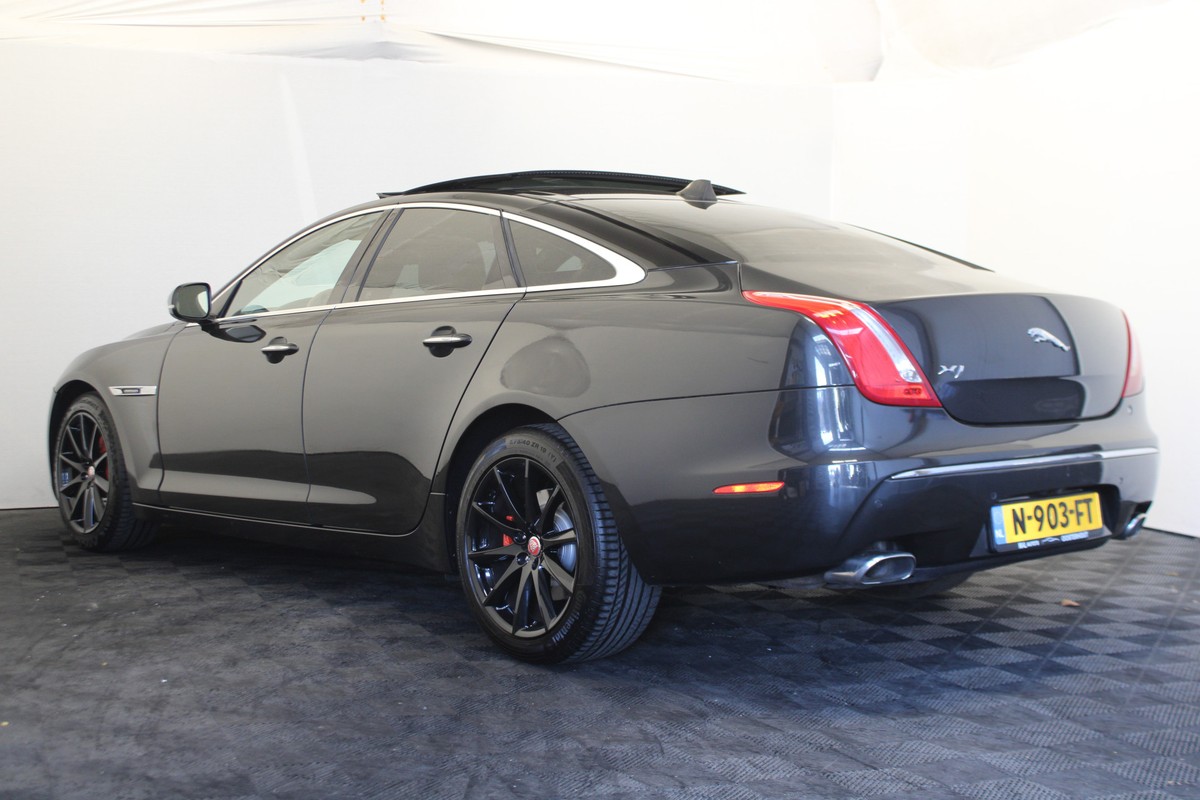 Jaguar XJ