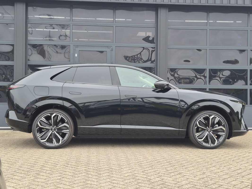 Mazda CX-6e