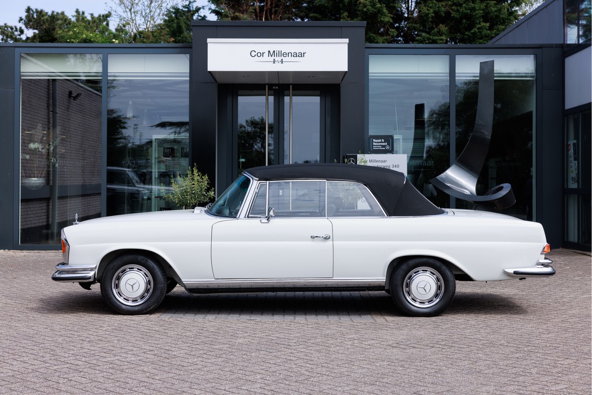 Mercedes-Benz 