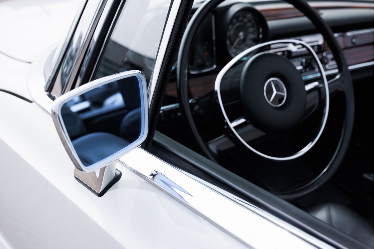 Mercedes-Benz 