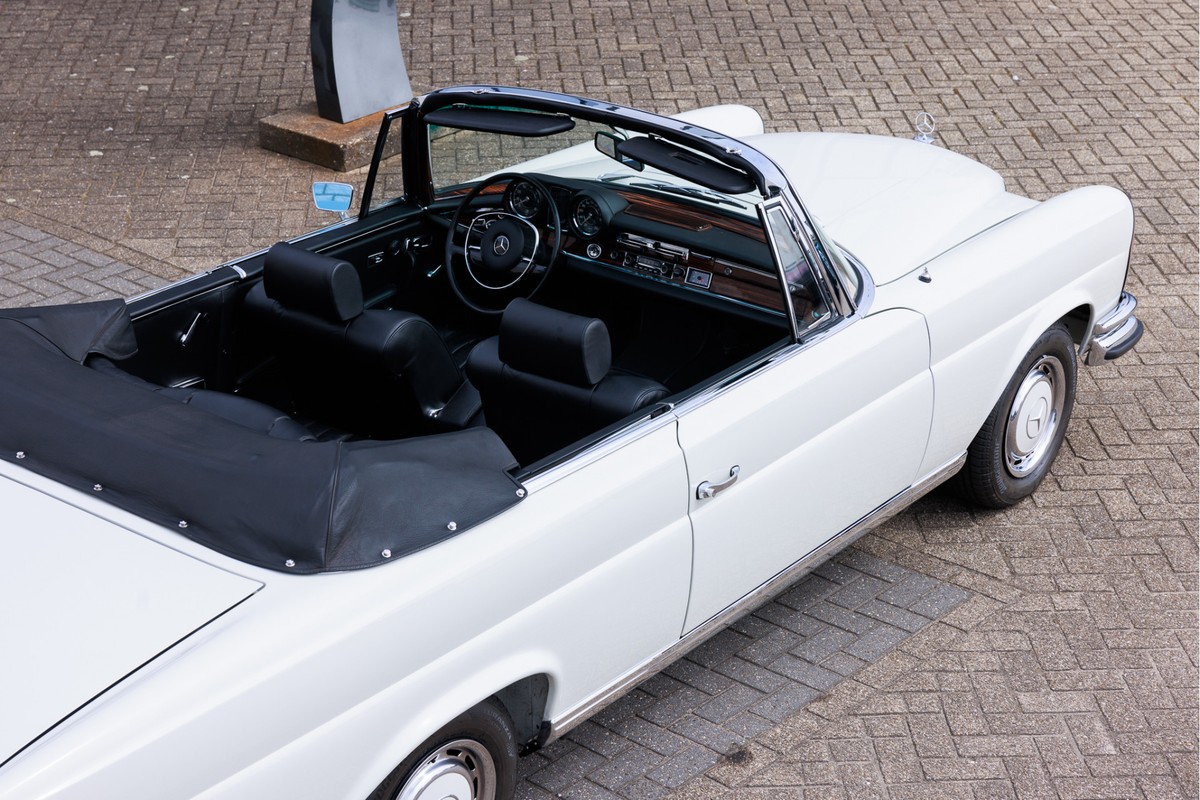 Mercedes-Benz 