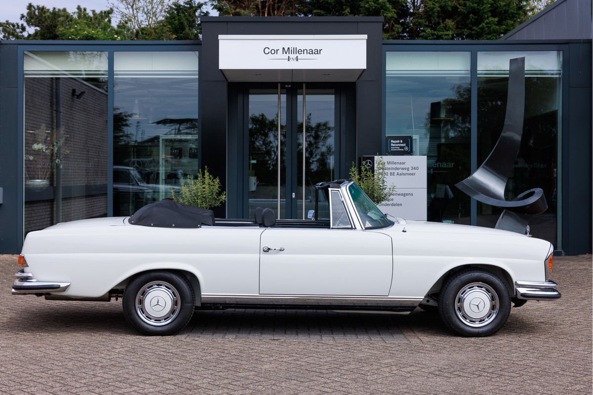 Mercedes-Benz 