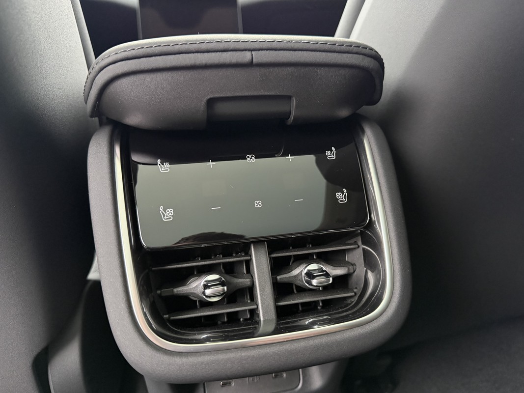 Volvo ES90