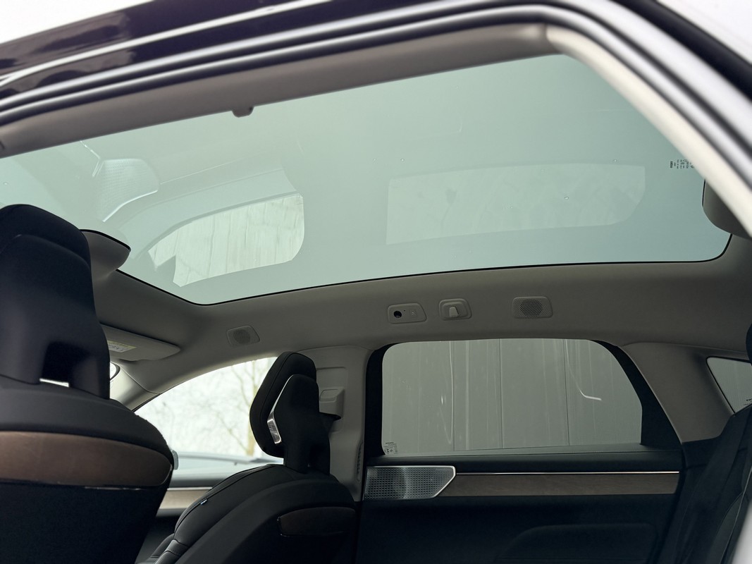 Volvo ES90